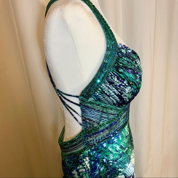 NWT Gorgeous beaded Cachet gown - Picture 4 of 7